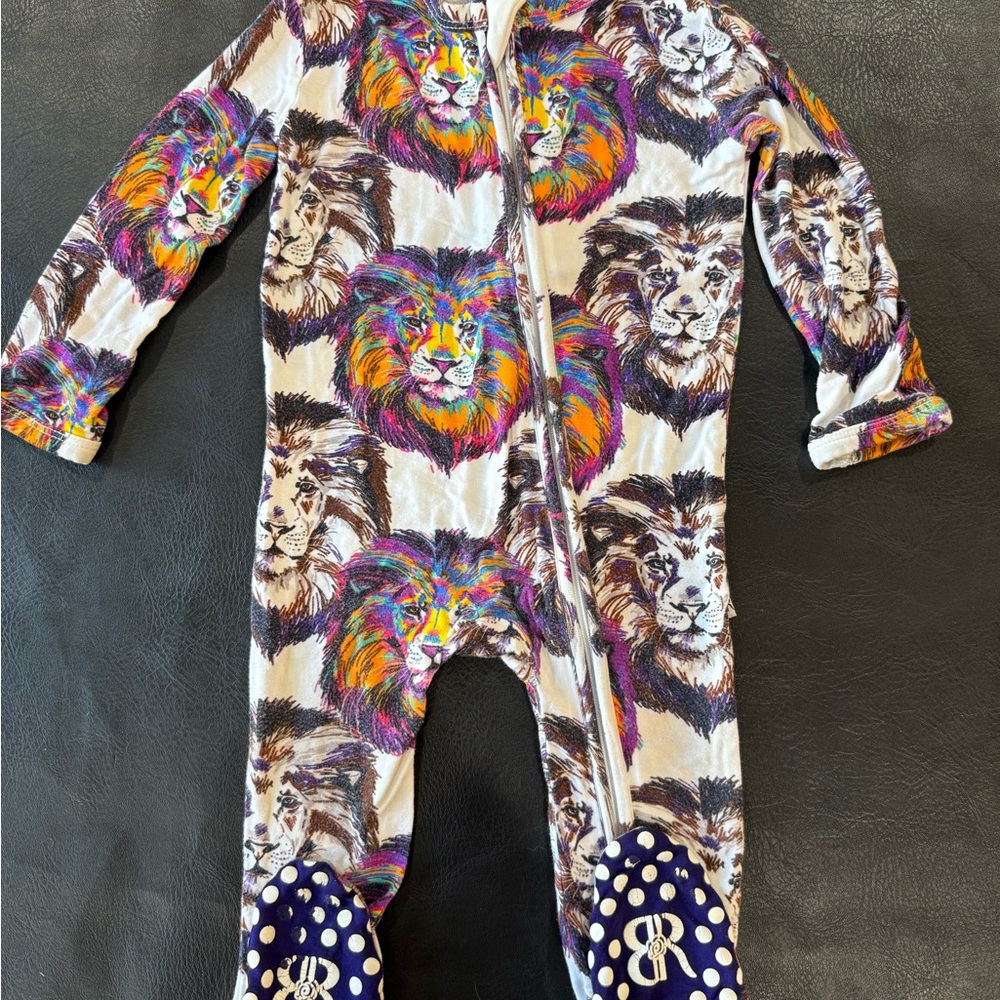 Bums & Roses I ain’t Lion long sleeve footie